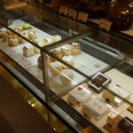 LESS by Gabriele Riva & Kanako Sakakura - 