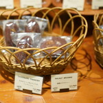 LESS by Gabriele Riva & Kanako Sakakura - 