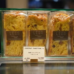 LESS by Gabriele Riva & Kanako Sakakura - 