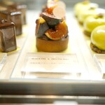 LESS by Gabriele Riva & Kanako Sakakura - 