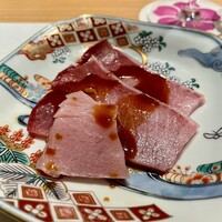 和 のぎ - ②鰤の大トロと刺身の胡麻ソース