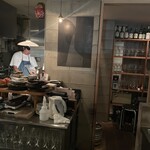 n．Quad - もっと良いアングルで撮れば良かったです笑
                                照明や絵、イス、カウンターどれもカッコいい