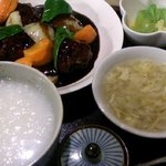 蛮蛮飯店 万里香 - 黒酢入り酢豚定食（820円）