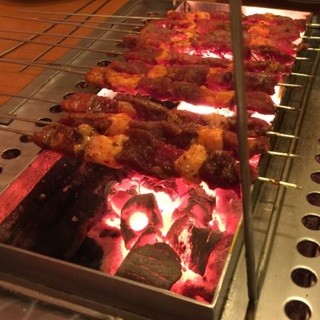 Grilled skewer from 150 yen! Delicious freshly baked at your table!