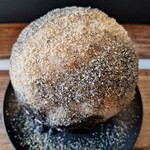 HAPPY MOMENT PETITE - トップはとろーりな求肥にすりゴマがたっぷり！めっちゃ芳ばしい！