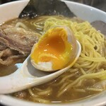 一条流がんこ総本家分家四谷荒木町 - ✅らぁ麺¥1.500
      　☑︎赤海老10kgの不純に鮟肝12kg追加
      　☑︎メンバーカードで味玉(半熟)¥100セレクト！
      　※開店1巡目サービスは焦がしネギ があります