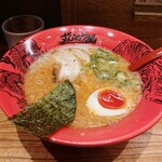 ラー麺ずんどう屋 - 味玉HOTらーめん（こってり×ちぢれ麺×バリカタ）