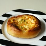 ブーランジェリー セイジアサクラ - チーズマヨコーン