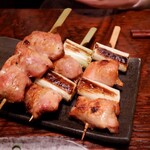 炭火焼きと創作酒肴 粋 - ジャンボもも串、ジャンボねぎま