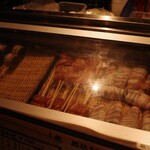 炭と海鮮と串焼きと肴 とっとっと - 