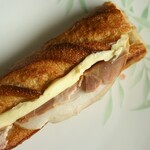 ブーランジェリー セイジアサクラ - 黄金色のバゲットジャンボンブール