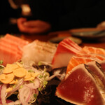 炭と海鮮と串焼きと肴 とっとっと - 