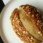 ブーランジェリー セイジアサクラ - 和栗あんぱん