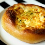 ブーランジェリー セイジアサクラ - チーズマヨコーン