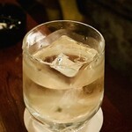 ヨシノ バー - ウィスキーのハーフロック