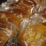 ブーランジェリー セイジアサクラ - クリームパン