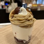 京らく製あん所 - 立ち食いスタイルで♪