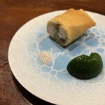 虎峰 - すだちを添えた鯵の春巻き
