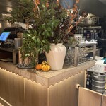 IEN Bake house - 生花が飾ってあるって、やっぱり良いなぁ