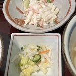 さぬきや - セットの小鉢と漬物