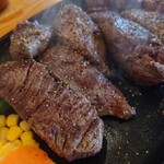 GOLD STEAK - 料理写真:
