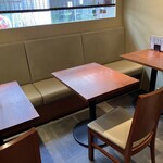 さぬきや - 店内テーブル席