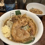 ラーメン 雷 東京本丸店 - 
