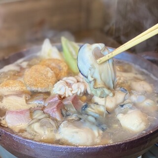 신선한 회와 '제철' 생선의 해산물 모둠 덮밥은 필수 맛보기♪