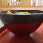 和食しゃぶしゃぶ かごの屋 - 小ぶり炙り鶏の親子丼と選べる麺セット
