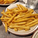 Shirley's Coffee Shop - ステーキのサイド フレンチフライ