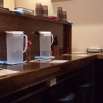 マルゲンラーメン - カウンターのみ8席
