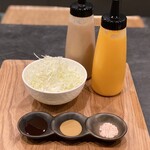 とんかつ ふじ井 - キャベツと自家製ドレッシング