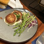 Tommy Bahama Restaurant, Bar & Store - 