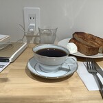 自家焙煎珈琲ツキアカリ - ツキアカリブレンドとシナモントースト