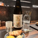 鳥さと - 徳利とお猪口までセンス光る！