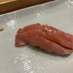 寿司割烹 魚紋 - マグロ