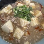 清里軽食店 - 令和では滅多に見ない色味の麻婆麺。絶品。