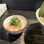 燵家製麺 - チャーシュー丼