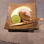 筵 - 中山栗の渋皮煮と無花果バターの求肥包み