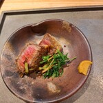 筵 - 黒華牛モモの中華タレカツ人参菜のナムル