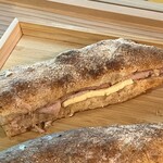 茶屋町パーラー - 自家製ハムとコールスローサンド