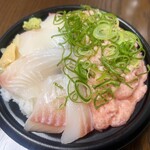 魚楽 - ネギトロ・マダイ丼