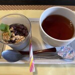水匠 - ぷるんぷるんの黒胡麻豆乳プリンと紅茶（紅茶か珈琲選べます）小豆ときな粉とミントのせ  おしゃれ