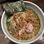 【限定】揚げニンニクとニラの中華そば