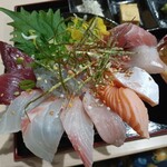 海鮮丼 - 