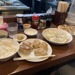 でっかい餃子 曽さんの店 - 焼き餃子定食、水餃子単品