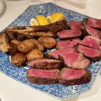 銀座ブルーリリー ステーキ＆チャイニーズレストラン - 黒毛和牛のステーキ