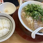 ラーメン横綱 - 料理写真:お味は安定の美味しさ。