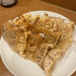 とんきっき - 餃子大皿盛合わせ1,250
　とんきっき餃子・しそ餃子・生姜餃子 3種×各6個