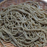 新得そばの館 - 茶そば茹でました